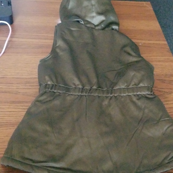 Kid's Juicy Couture Vest - Picture 4 of 7